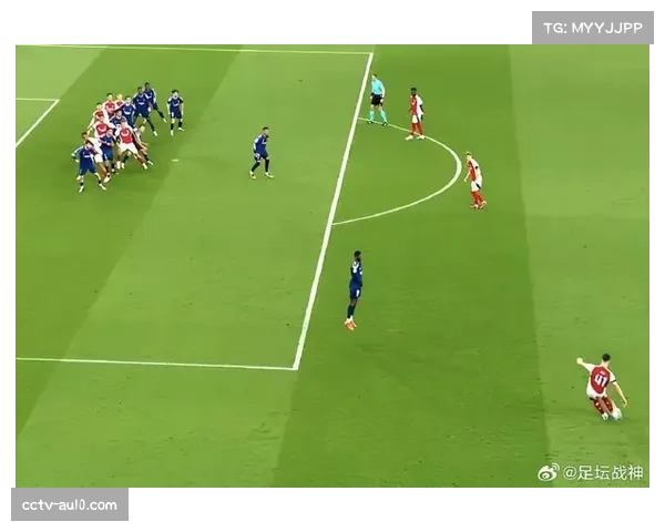 评论：VAR在判定定位球是否越位时，画线精度与时机再引讨论